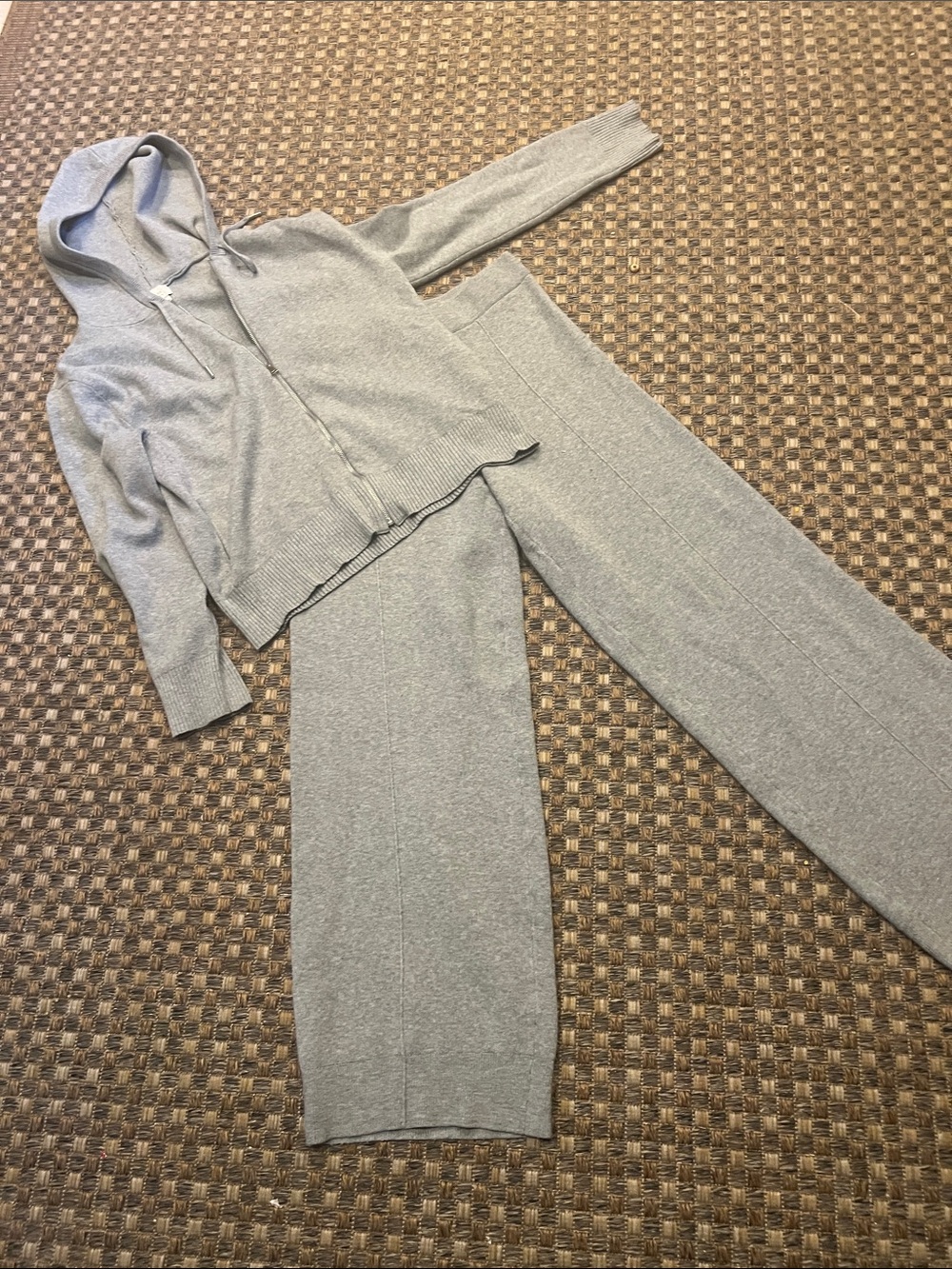 Cozy Gray Knit Hoodie and Wide-Leg Pants Set med